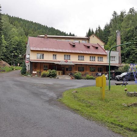 Sport Hotel Mustek Яхимов Экстерьер фото