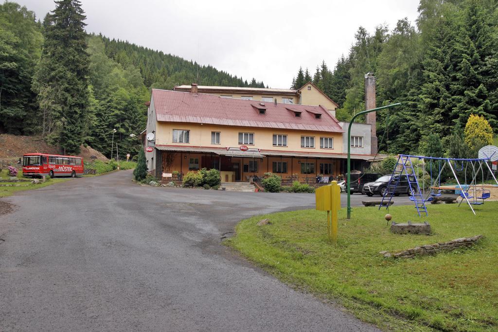 Sport Hotel Mustek Яхимов Экстерьер фото